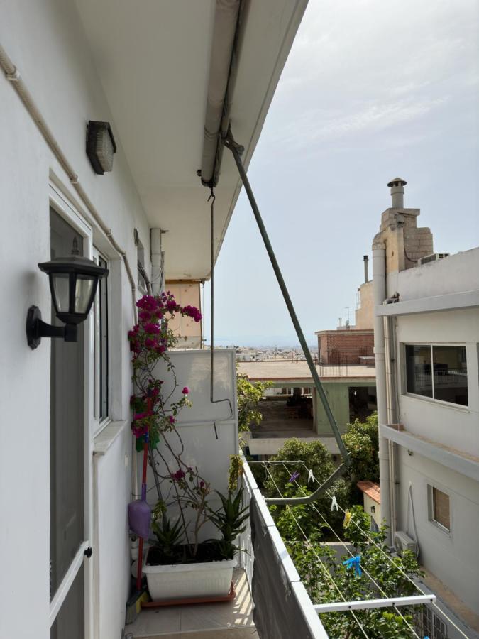 Apartmán Καλαισθητο Διαμερισμα Διπλα Στο Μετρο Atény Exteriér fotografie